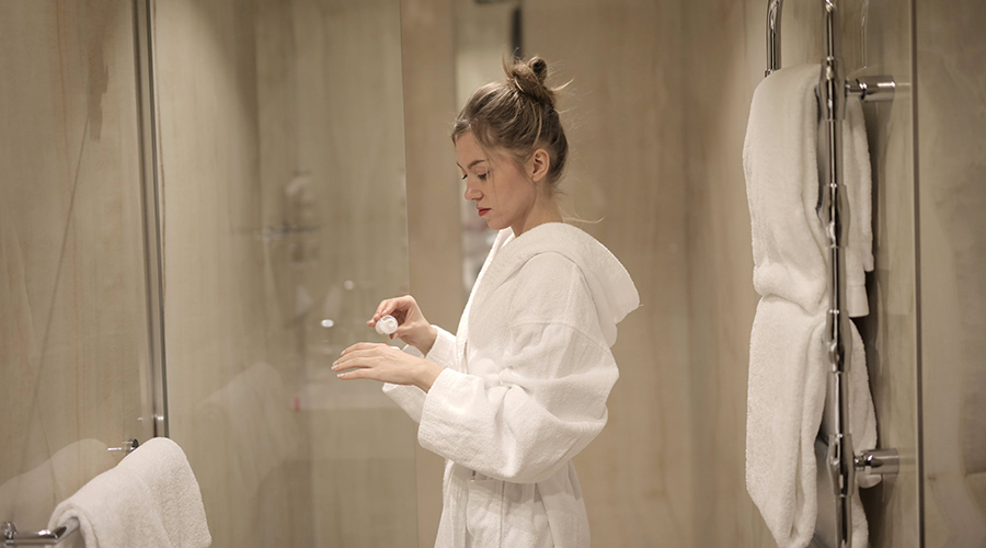 Putting CBD Lotion